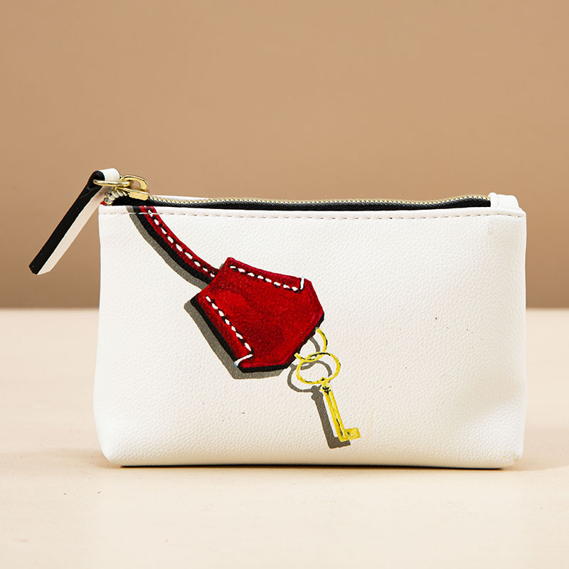 Bahan apa yang dibuat oleh beg kosmetik?